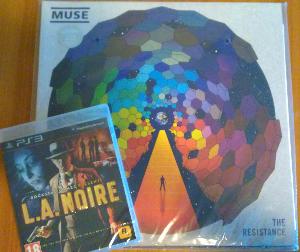 /image.axd?picture=/2011/6/JouerAuPasse/mini/L.A. Noire et le vinyle d'un album qui a déjà 2 ans.jpg