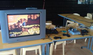 /image.axd?picture=/2013/5/RetroGameAlpes2013/mini/Installation des consoles - Megadrive, Super Nintendo.jpg