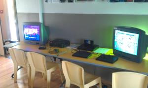 /image.axd?picture=/2013/5/RetroGameAlpes2013/mini/Installation des consoles - NEO GEO CD et NEO GEO AES.jpg