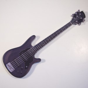 Mike Gordon Serek Bass Magnet (01)