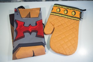 Masters of The Universe Revelation - Tablier et Gant de Cuisine (03)