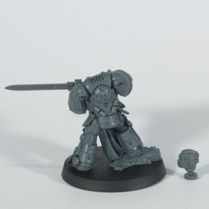 Warhammer 40,000 Combat Patrol Champion de Compagnie Primaris (02)