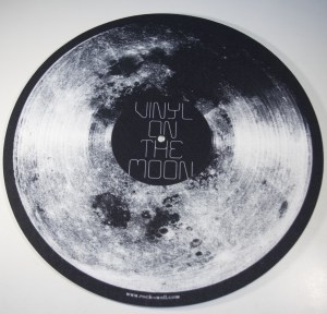 Feutrine ''Vinyl on the Moon'' (02)