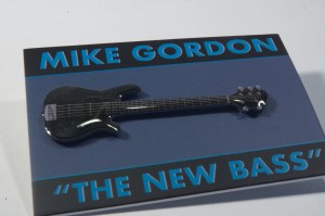 Mike Gordon ''New Bass'' Pin (02)