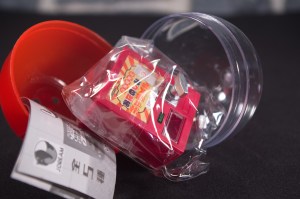 レトロお菓子販売機 - レッド (Retro Sweets Vending Machine - Red) (03)