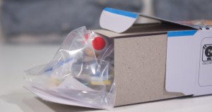 トミカ Mario Kart - キノピオ (Tomica Mario Kart Car Toad) (06)