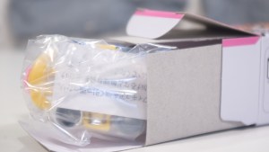 トミカ Mario Kart - ピーチ (Tomica Mario Kart Car Peach) (06)