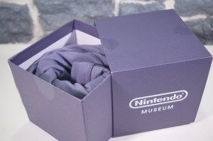 ロゴTシャツ XL Nintendo Museum (T-Shirt XL Nintendo Museum Logo) (03)