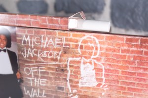 Off The Wall (Deluxe Legacy) (06)