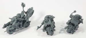 Orks - Motards de Guerre (Ork Warbikers) (Figurines montées 01)