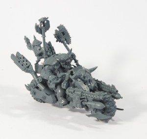 Orks - Motards de Guerre (Ork Warbikers) (Figurines montées 03)